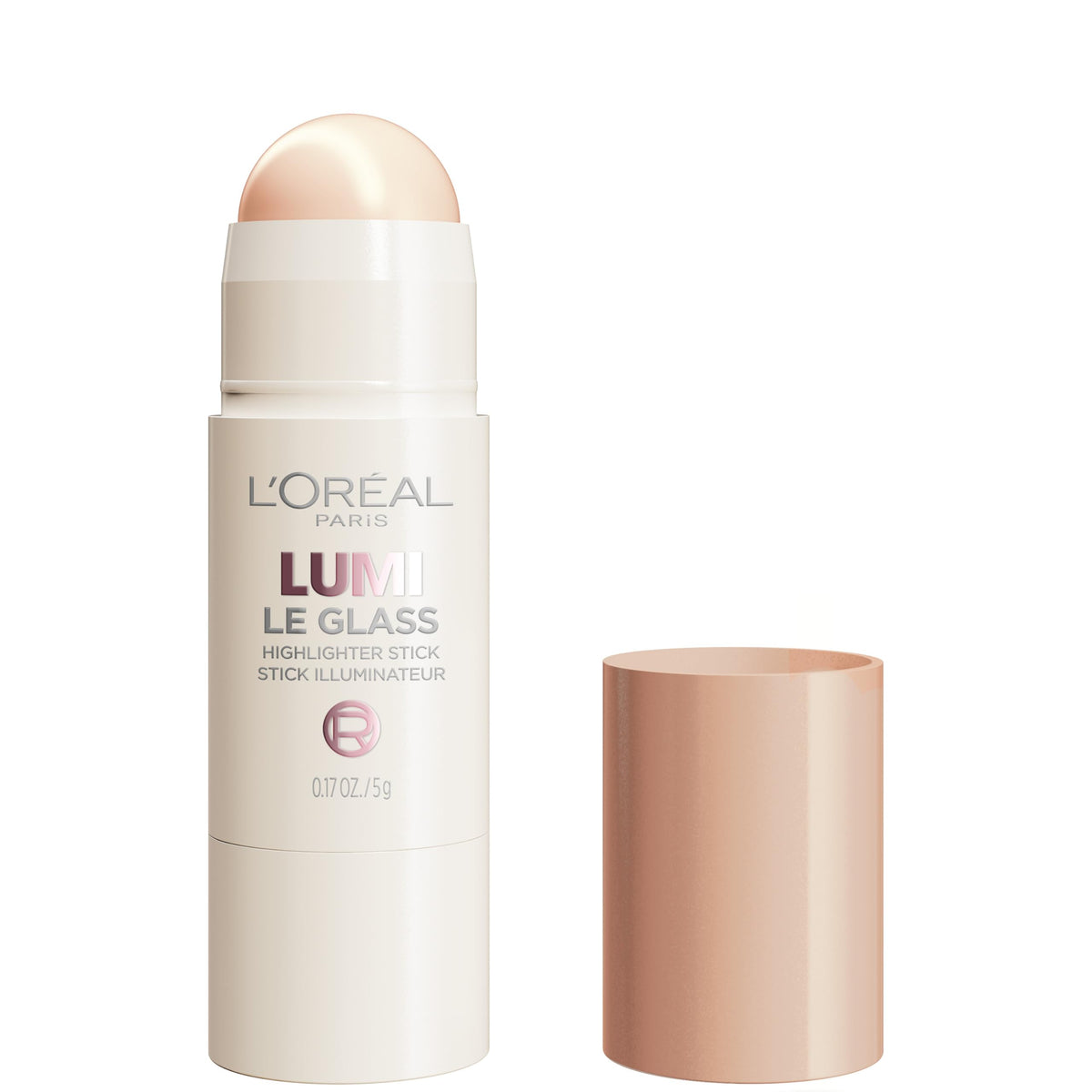 L’Oréal Paris Lumi Le Glass Stick aplicado en rostro para brillo translúcido.