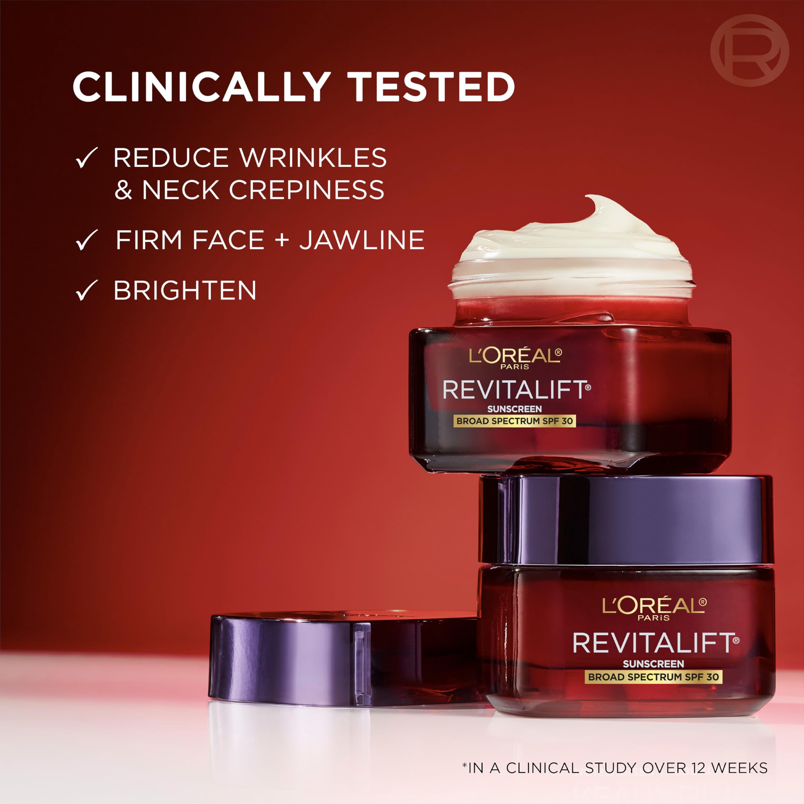 Texture swatch of Revitalift Triple Power cream highlighting a lightweight feel.