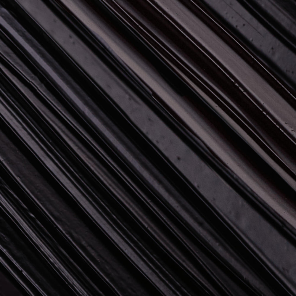 Final full-look image shows bold, defined lashes with L’Oréal Paris mascara.