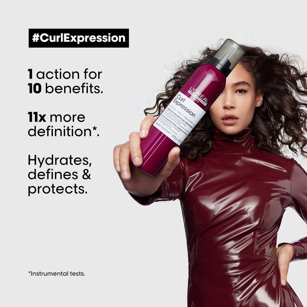 L’Oréal Professionnel Paris Curl Expression 10-in-1 Mousse pump-dispense enables even distribution.