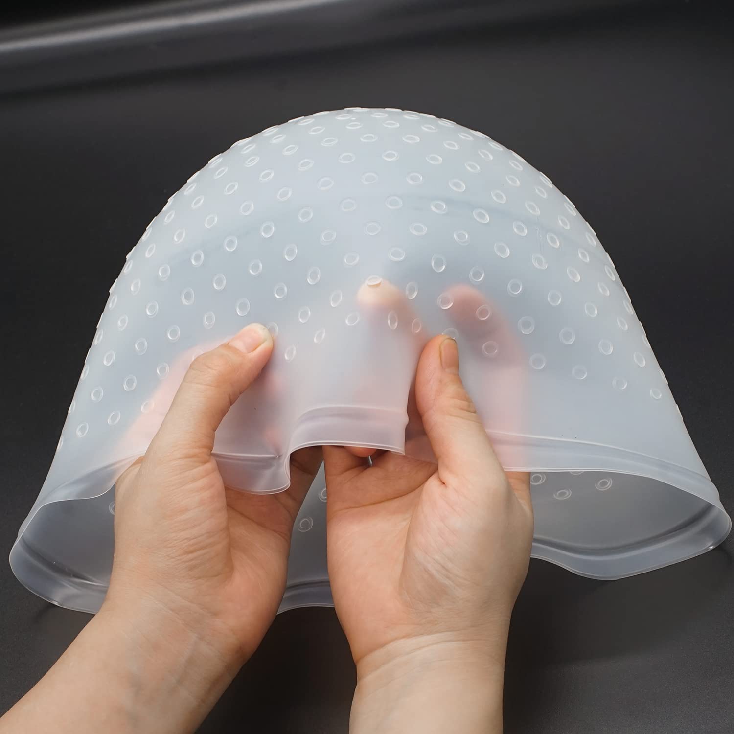 Losaria thick silicone cap holds hair firmly during dyeing