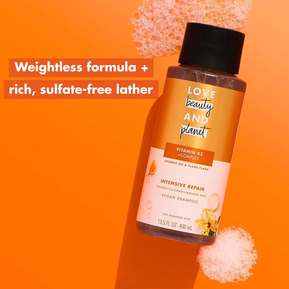 Love Beauty and Planet Vitamin B3 Complex infographic highlighting bond-strengthening benefits.