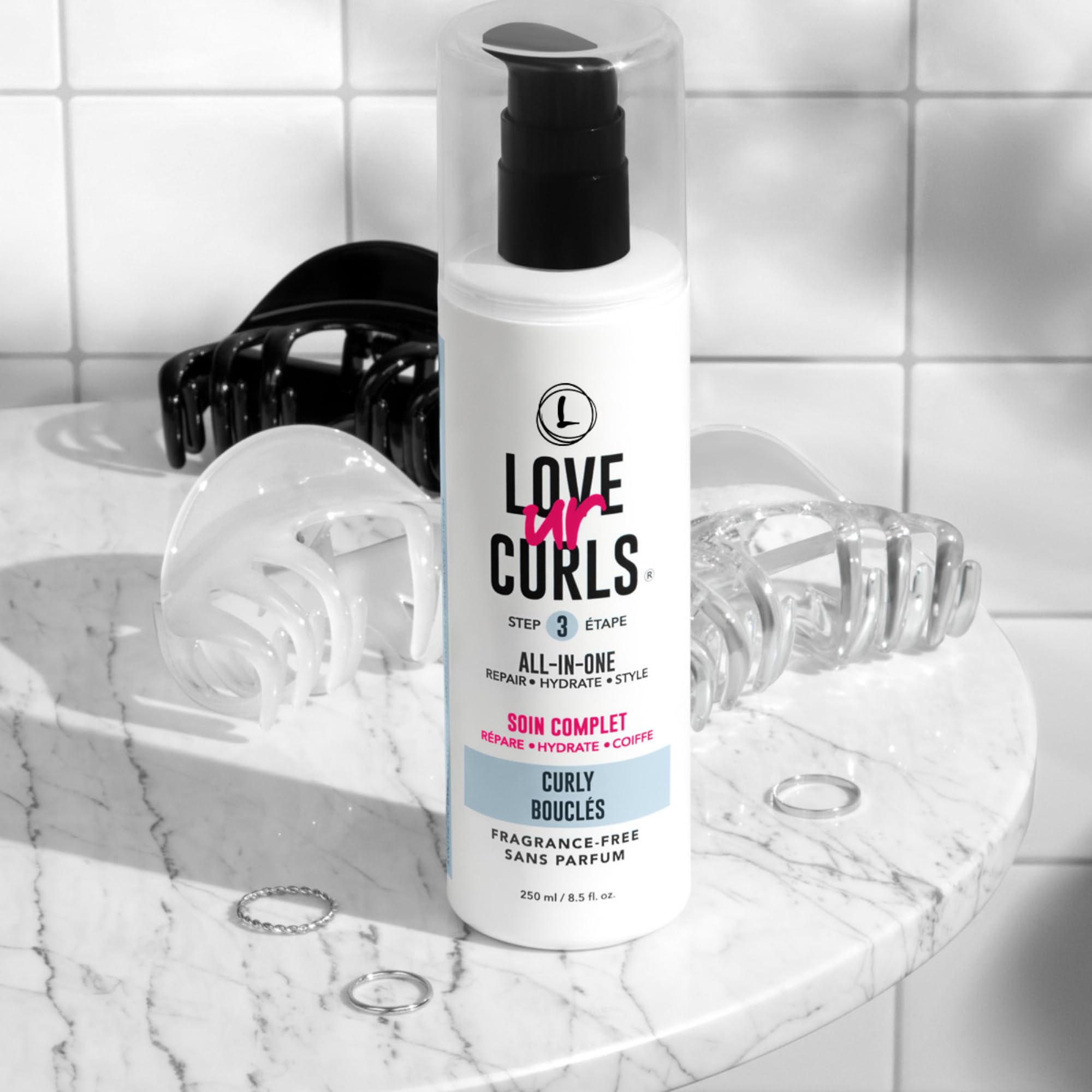 Love Ur Curls envase sin fragancia, ideal para piel sensible y cabello rizado.