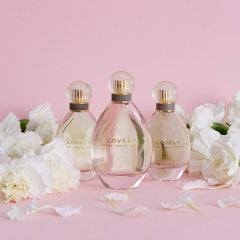 Lovely by SJP heart notes include rosewood, lavender, and orchid for a refined bouquet.