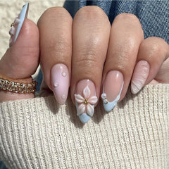 LPOODDNU French-tip design press-ons for quick, elegant nail art at home.