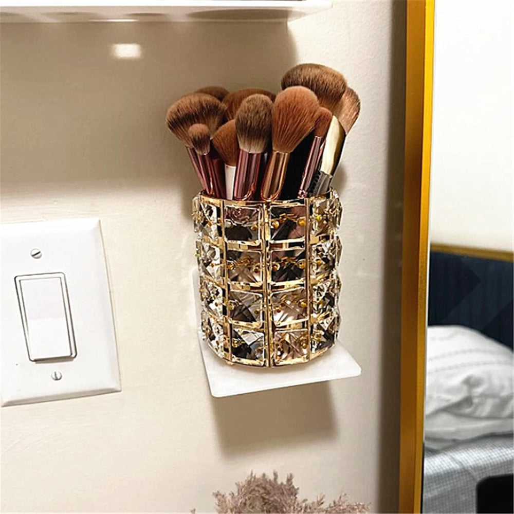 LUGUNU crystal holder makes a thoughtful Christmas gift for makeup lovers.