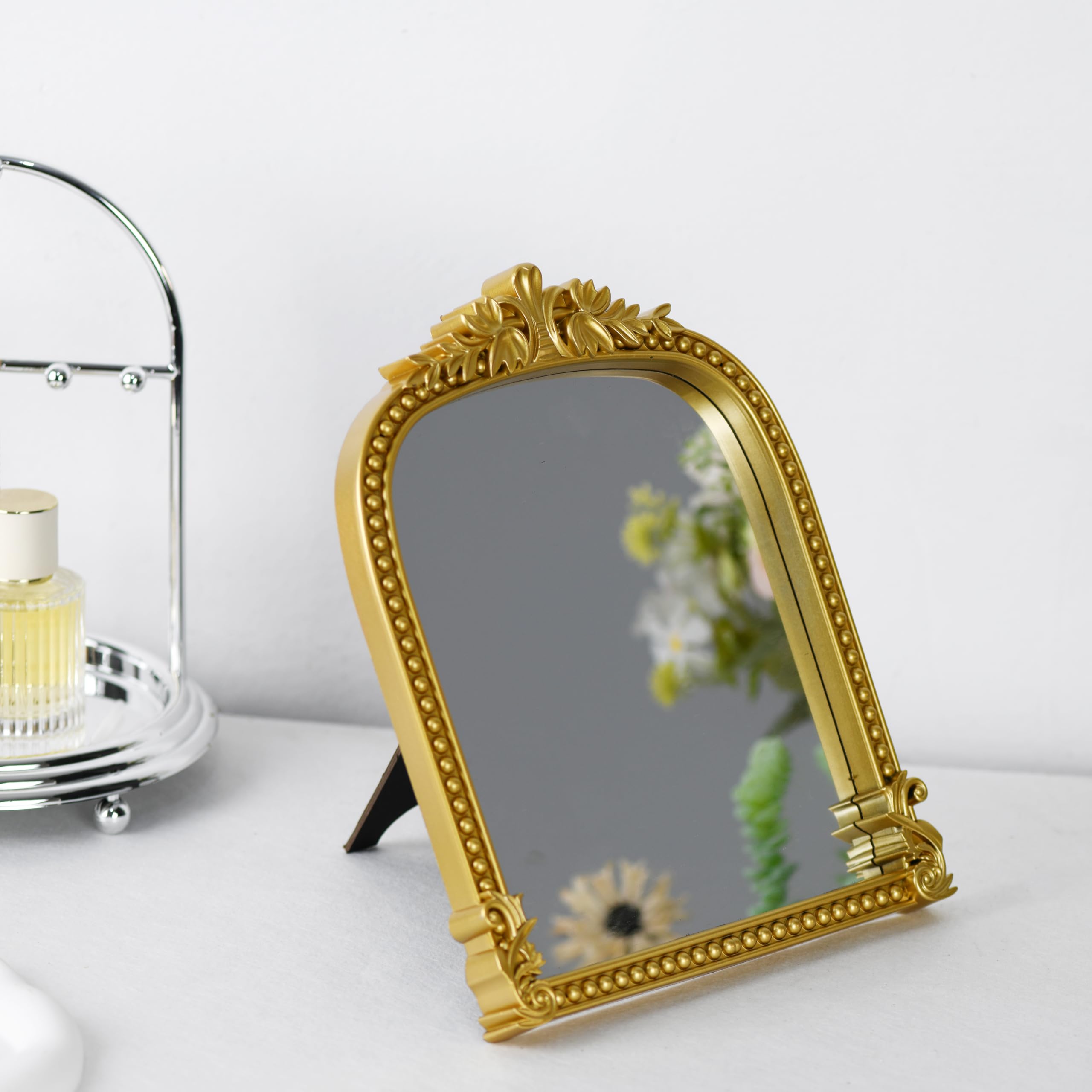 LuHeToz compact dresser mirror fits small spaces without sacrificing style.