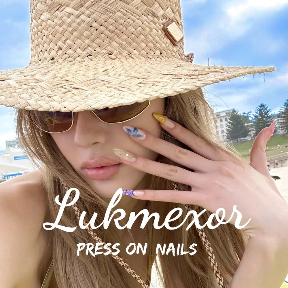 Lukmexor reusable nails come with jelly glue for home use.
