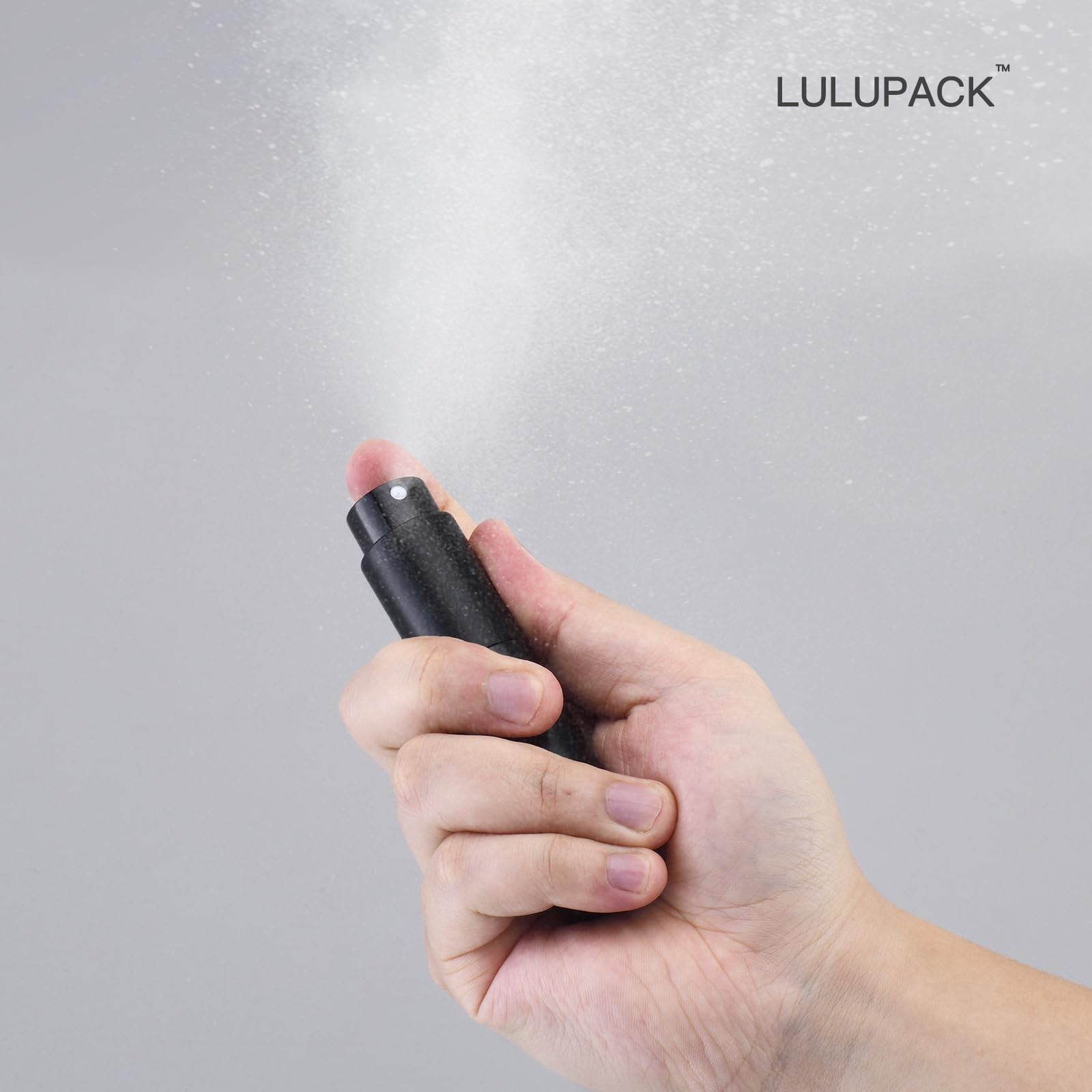 Lulupack twist-up cologne bottle with retractable nozzle for leakproof use.
