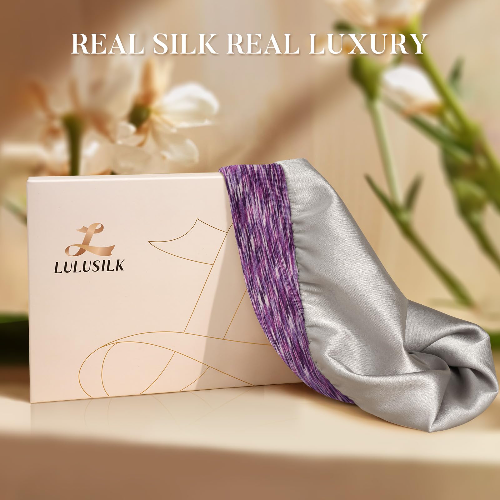 Gorro de seda LULUSILK con tonalidades moradas para combinar.