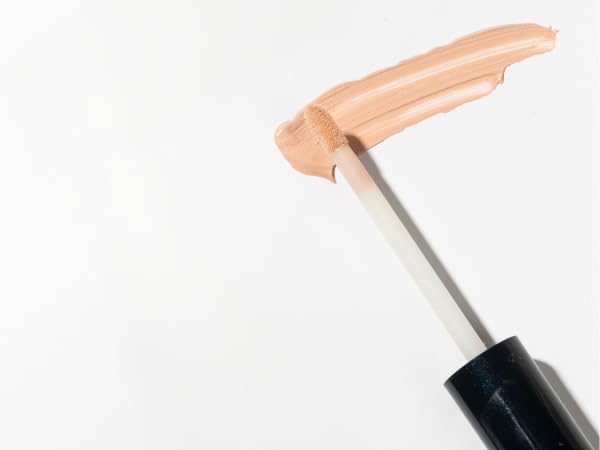 RealGlow cream texture close-up showing rich, soothing under-eye cream.