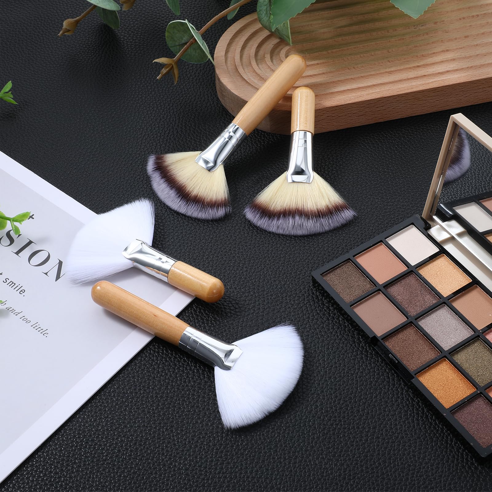 Lusofie nylon bristles deliver a soft, gentle makeup experience.