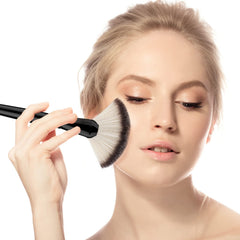 Luxspire fan makeup brush handle offers ergonomic grip for precise control.