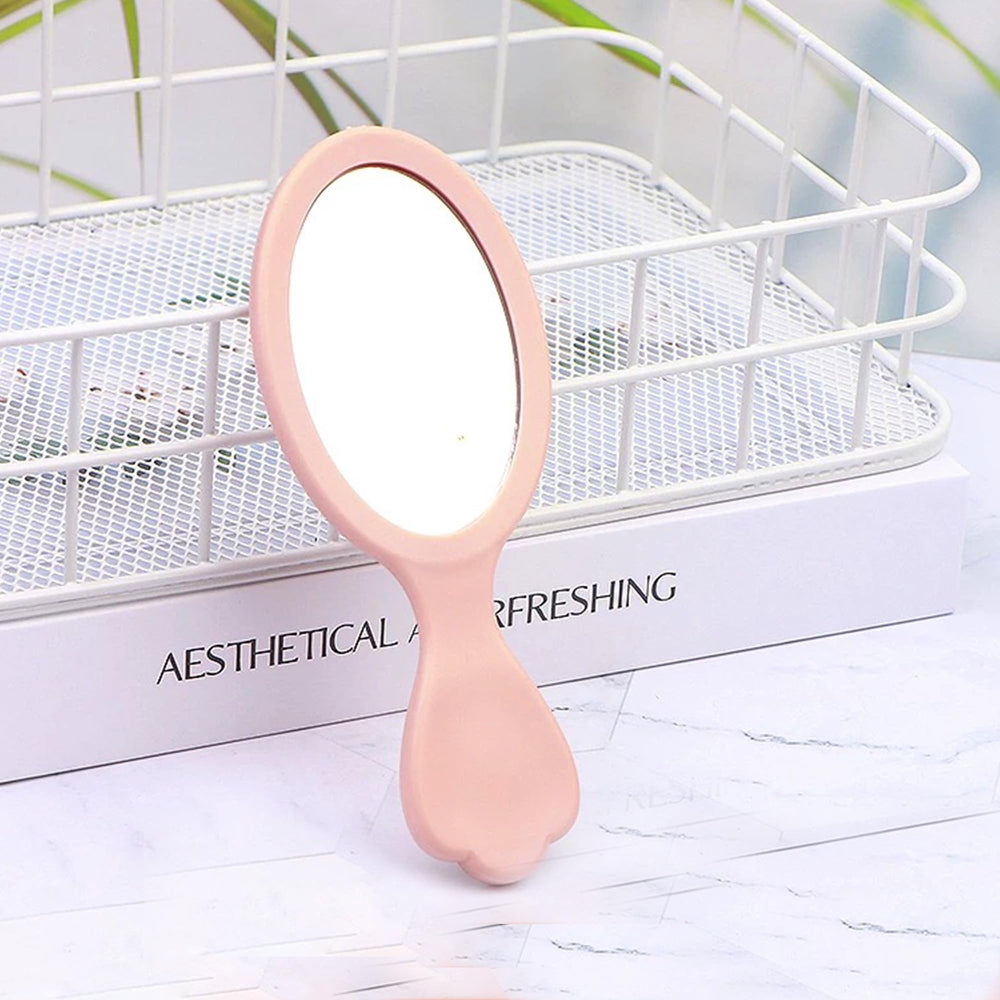 Lyaiwever anti-static brush reduces snagging during brushing sessions.