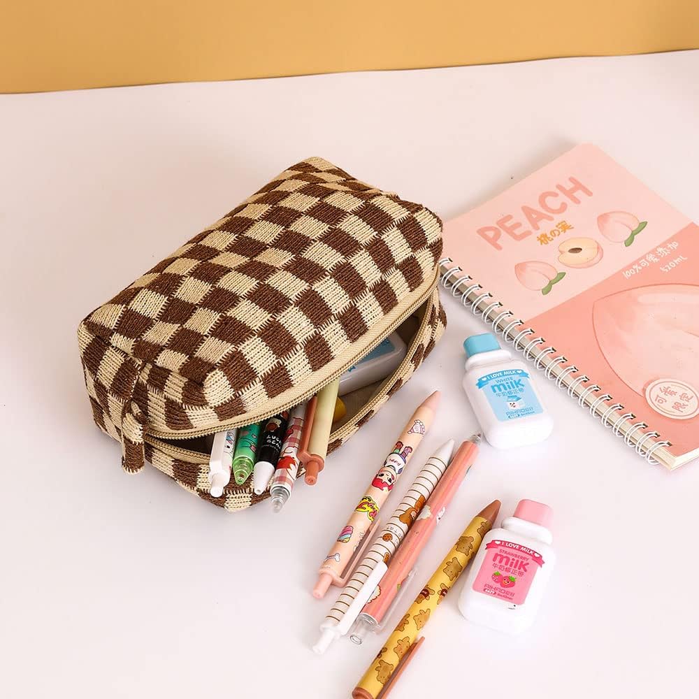 LYDZTION interior compartments help keep cosmetics and brushes organized.