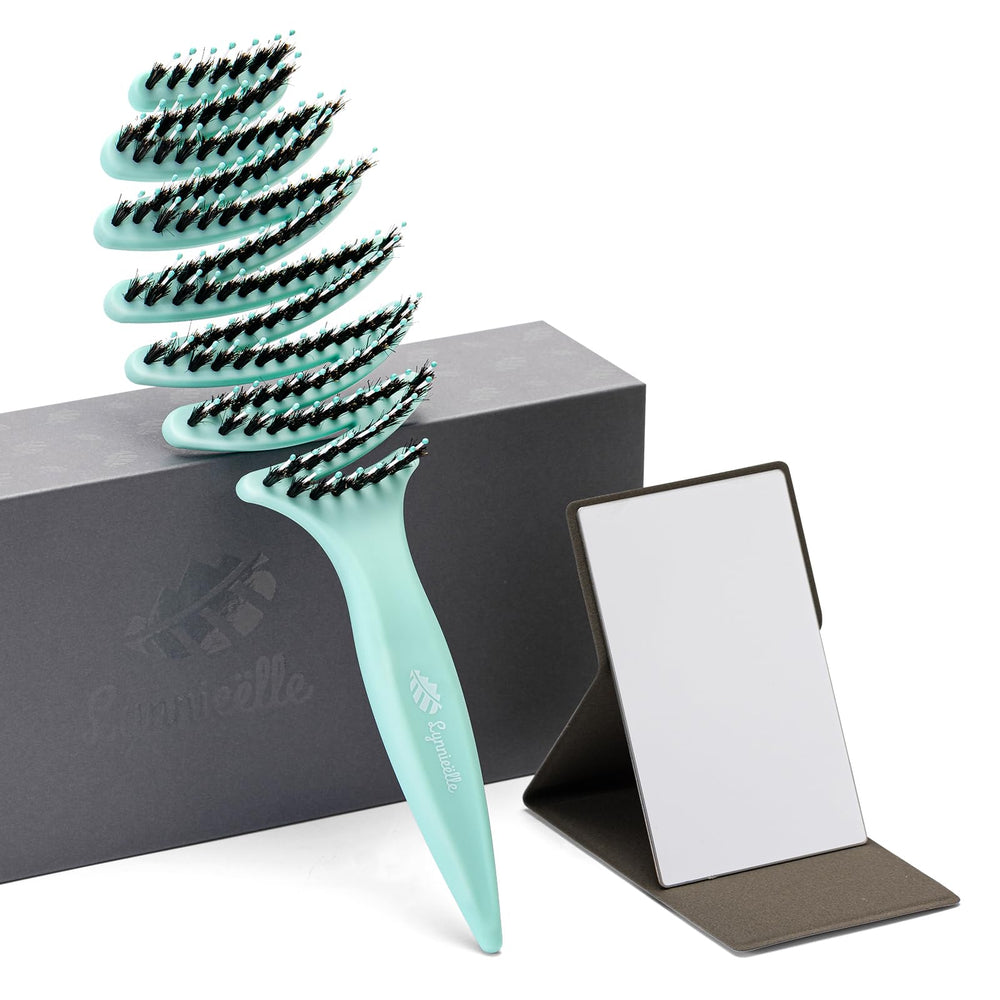 Lynnienelles nylon-bristle brush provides scalp massage during brushing.