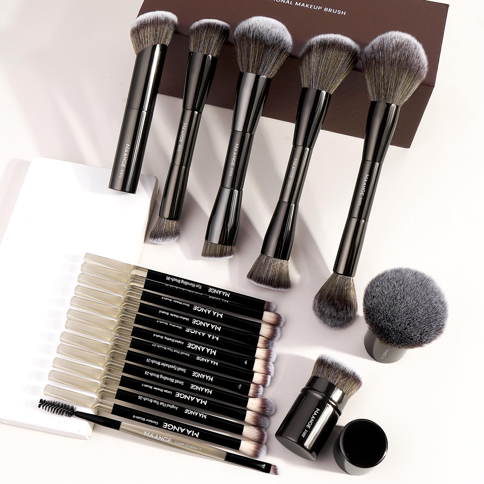 MAANGE-branded handle and bristles promise reliable makeup sessions.