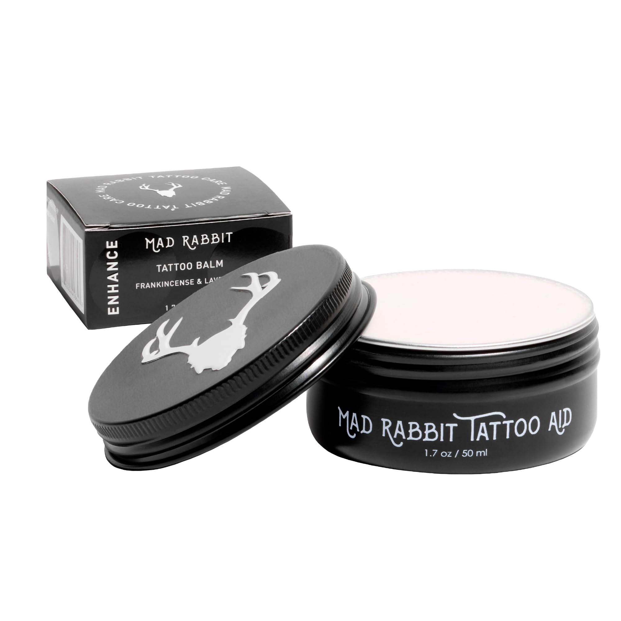 Mad Rabbit Tattoo Balm en tarro realza el color del tatuaje.