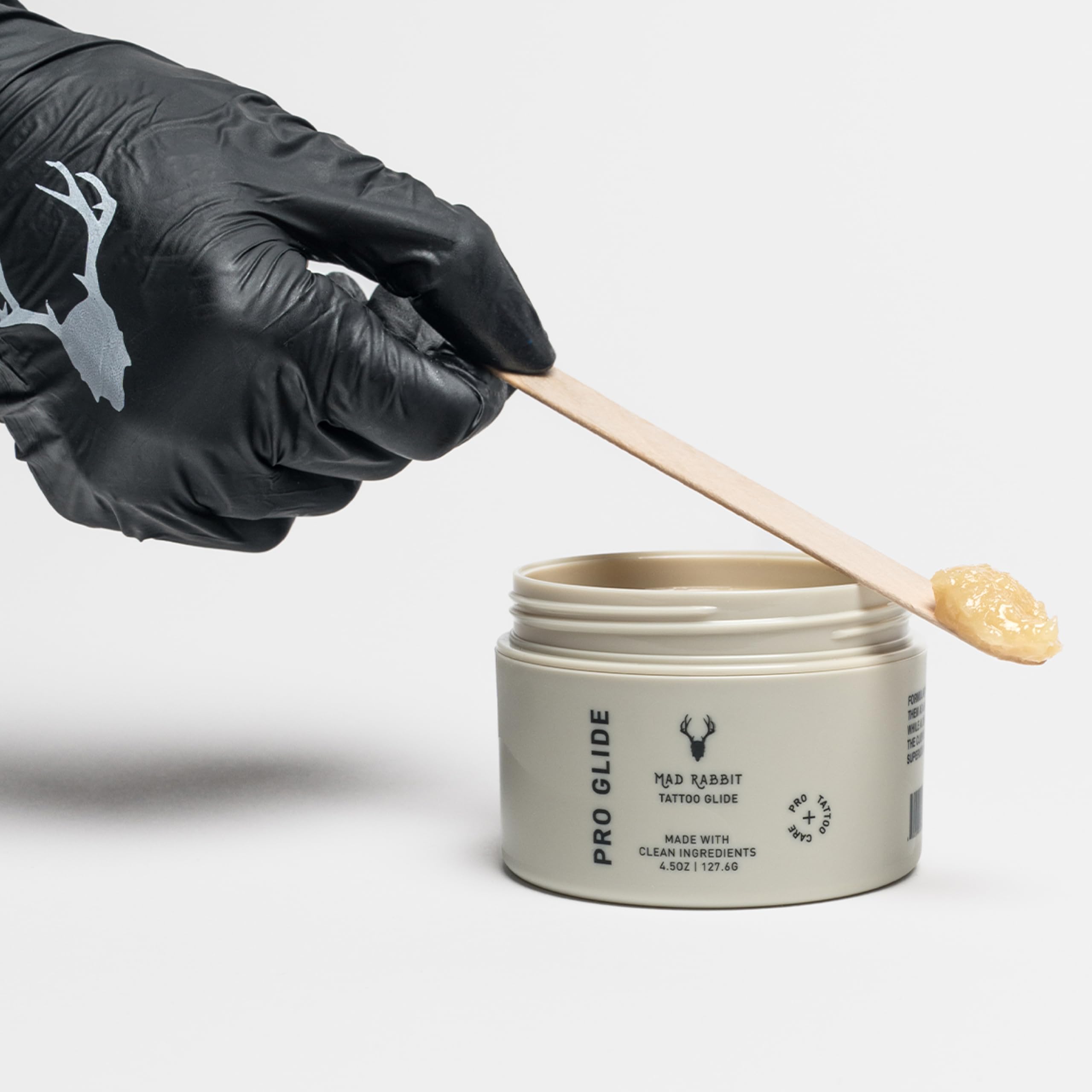 Cuidado previo con Mad Rabbit Glide para mantener la piel hidratada