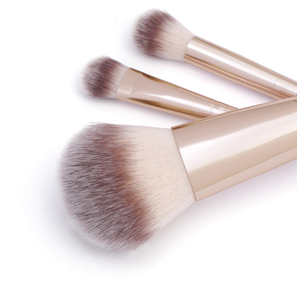 Magefy stippling brush for even cream or liquid product application.