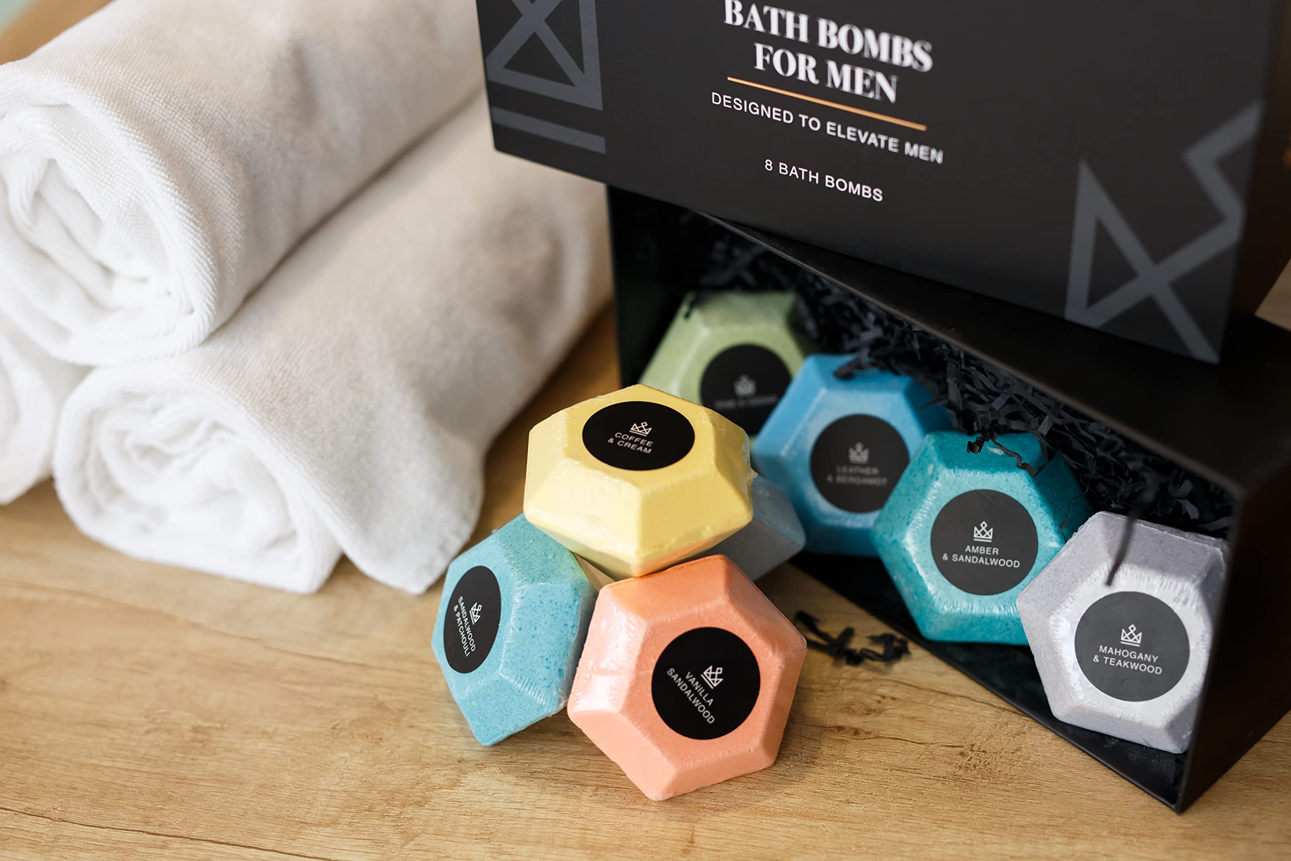 MAKE LIFE EXCLUSIVE bath bombs for men display image, premium experience with natural ingredients.