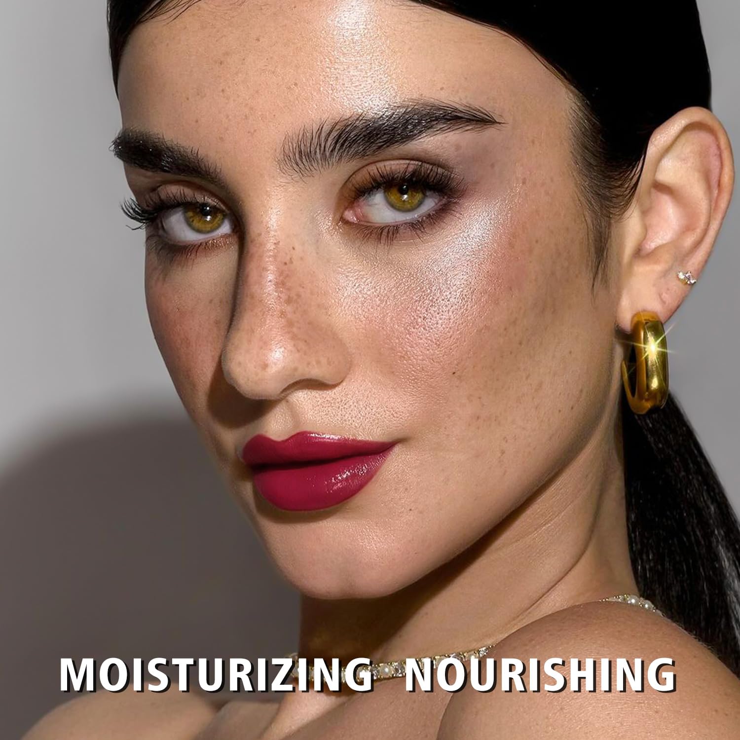 MAKI YIKA lipstick application glide demonstrates smooth, easy color in a single stroke.