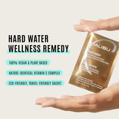 Malibu C Remedio Aguas Duras: aplicación de mascarilla para brillo e hidratación.