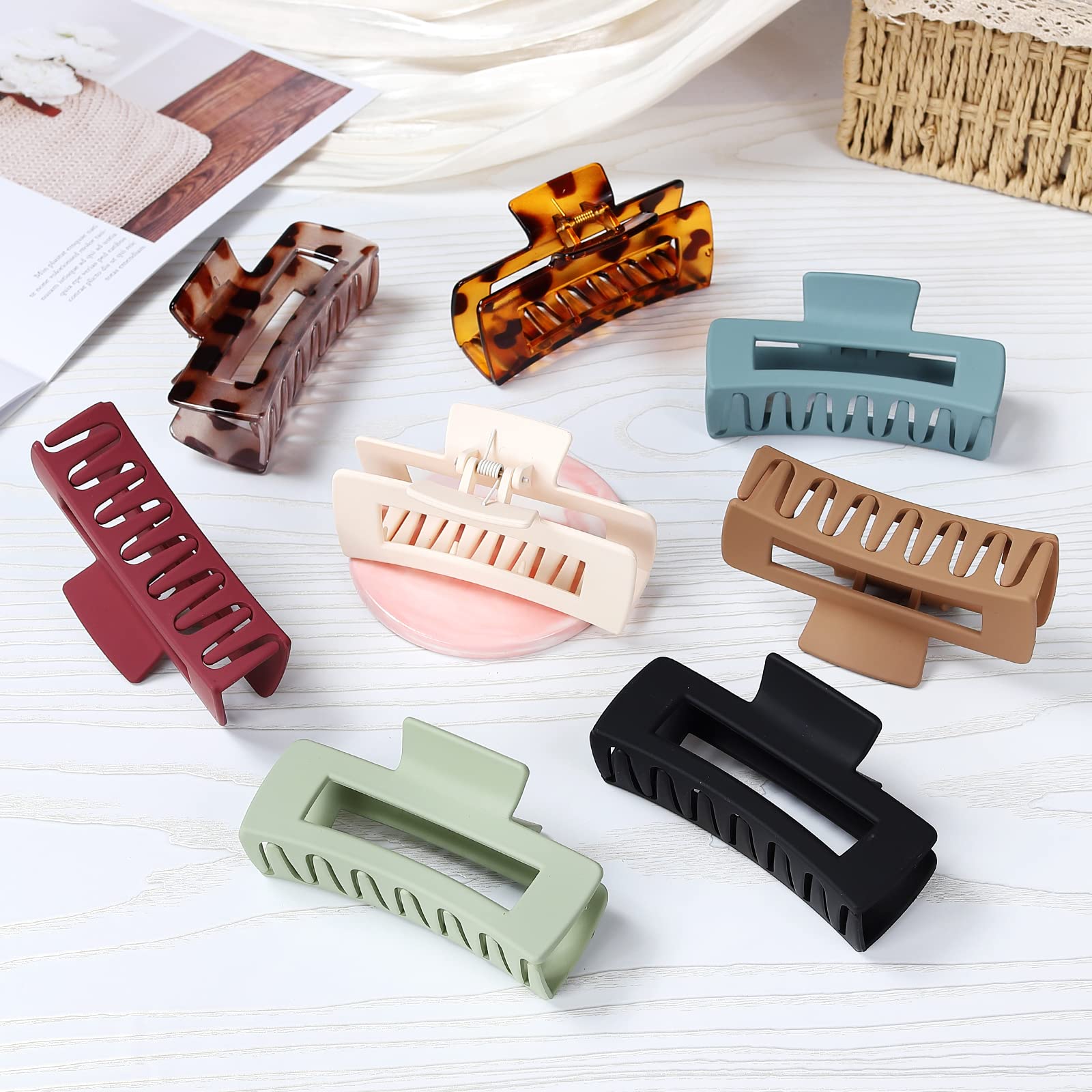 Mandydov light-green clip adds playful touch while securing hair