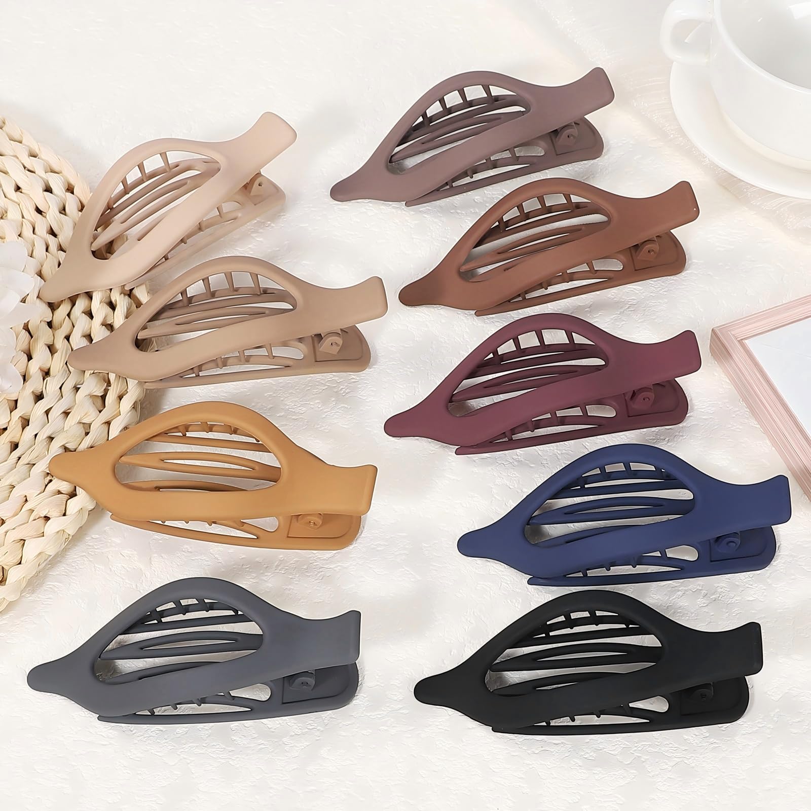 Mandydov daily-use clip provides stylish, reliable hair support.