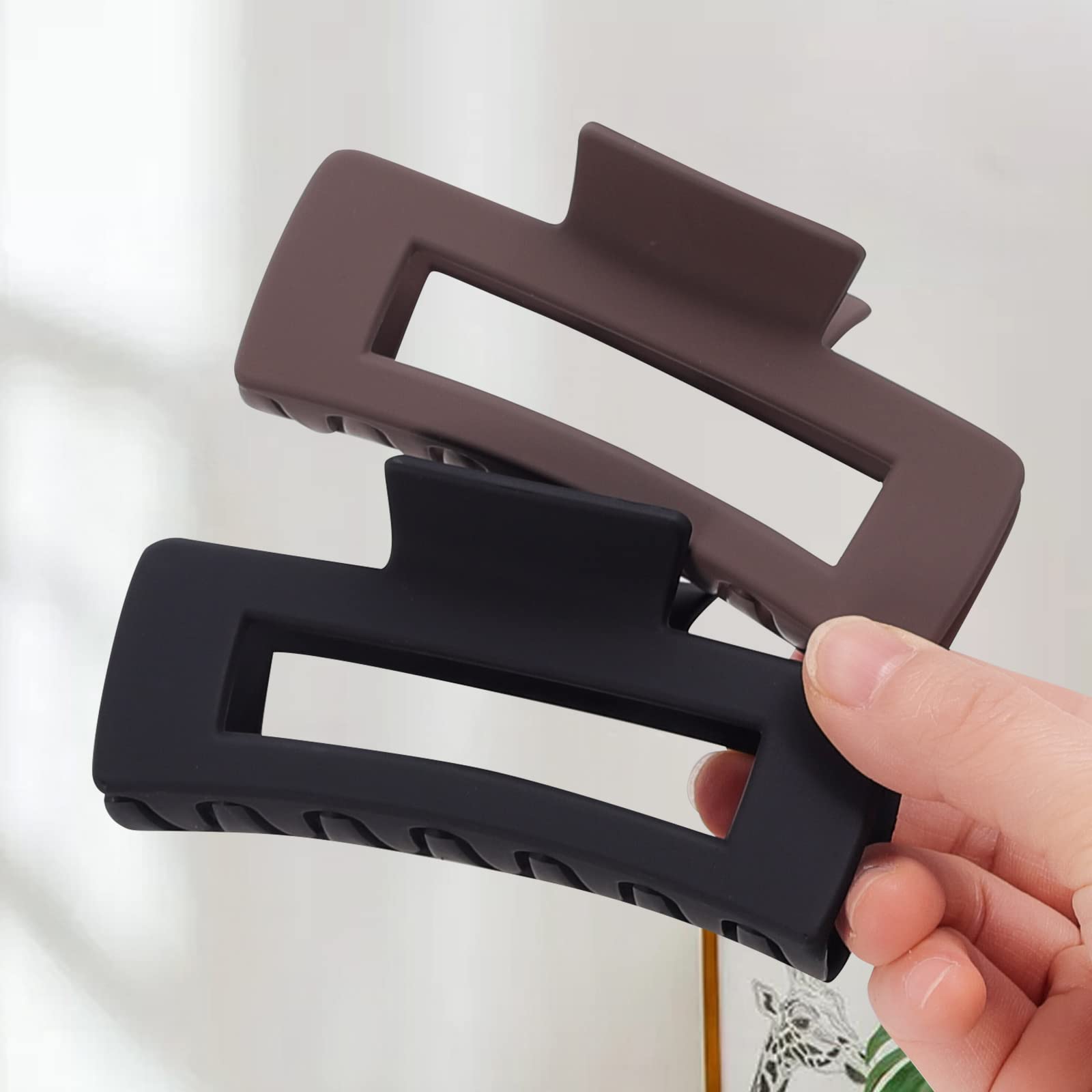 Mandydov durable, lightweight plastic clip designed for comfortable all-day wear.