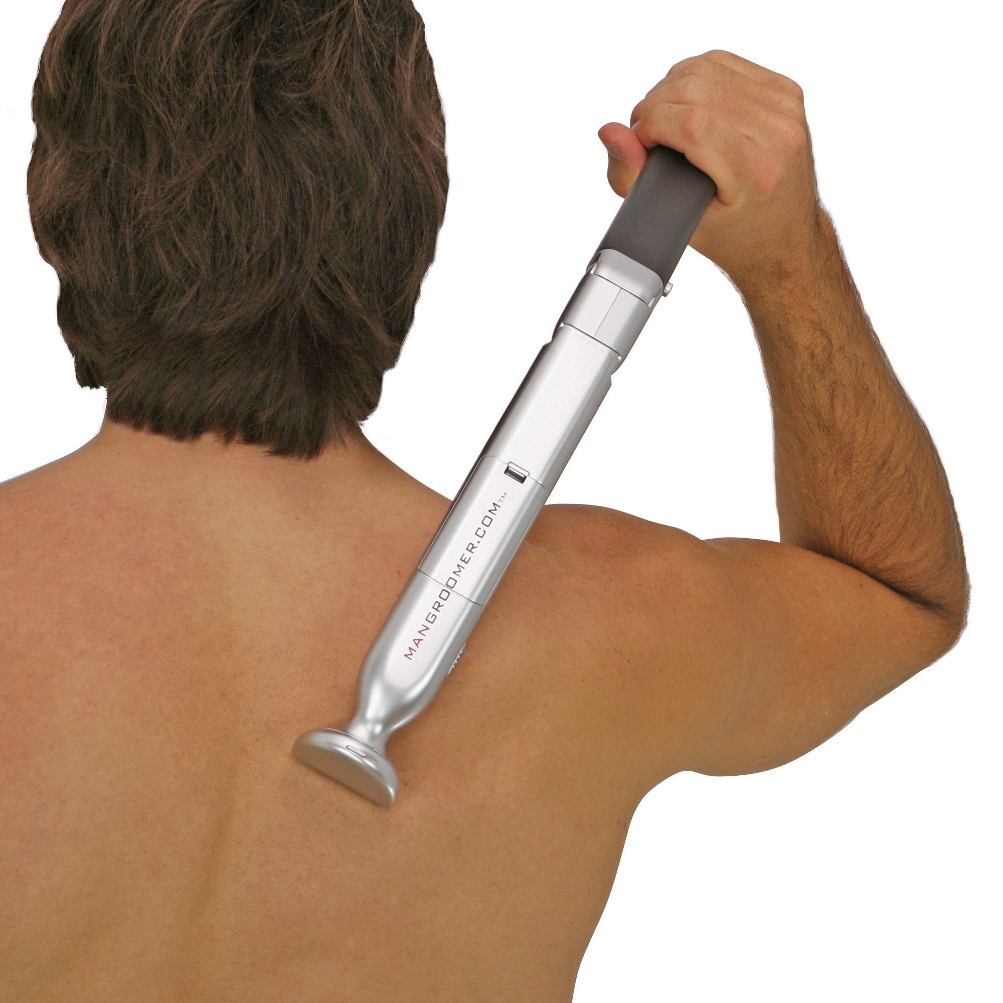 Mangroomer back shaver battery-powered convenience with two AA batteries.