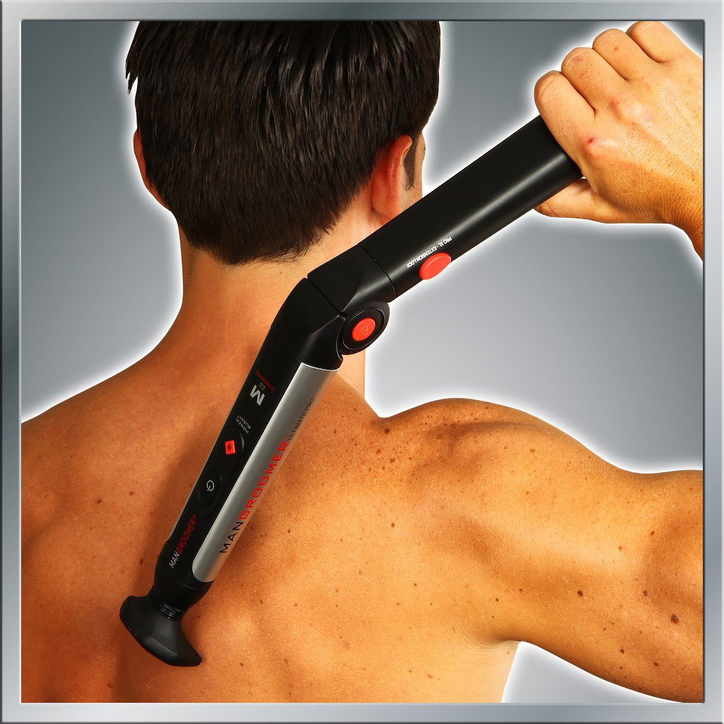 MANGROOMER Ultimate Pro back shaver charge light shows charging status clearly.