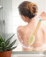 ManLinKei dual-sided brush with stiff bristles for deeper exfoliation and durable scrubbing.
