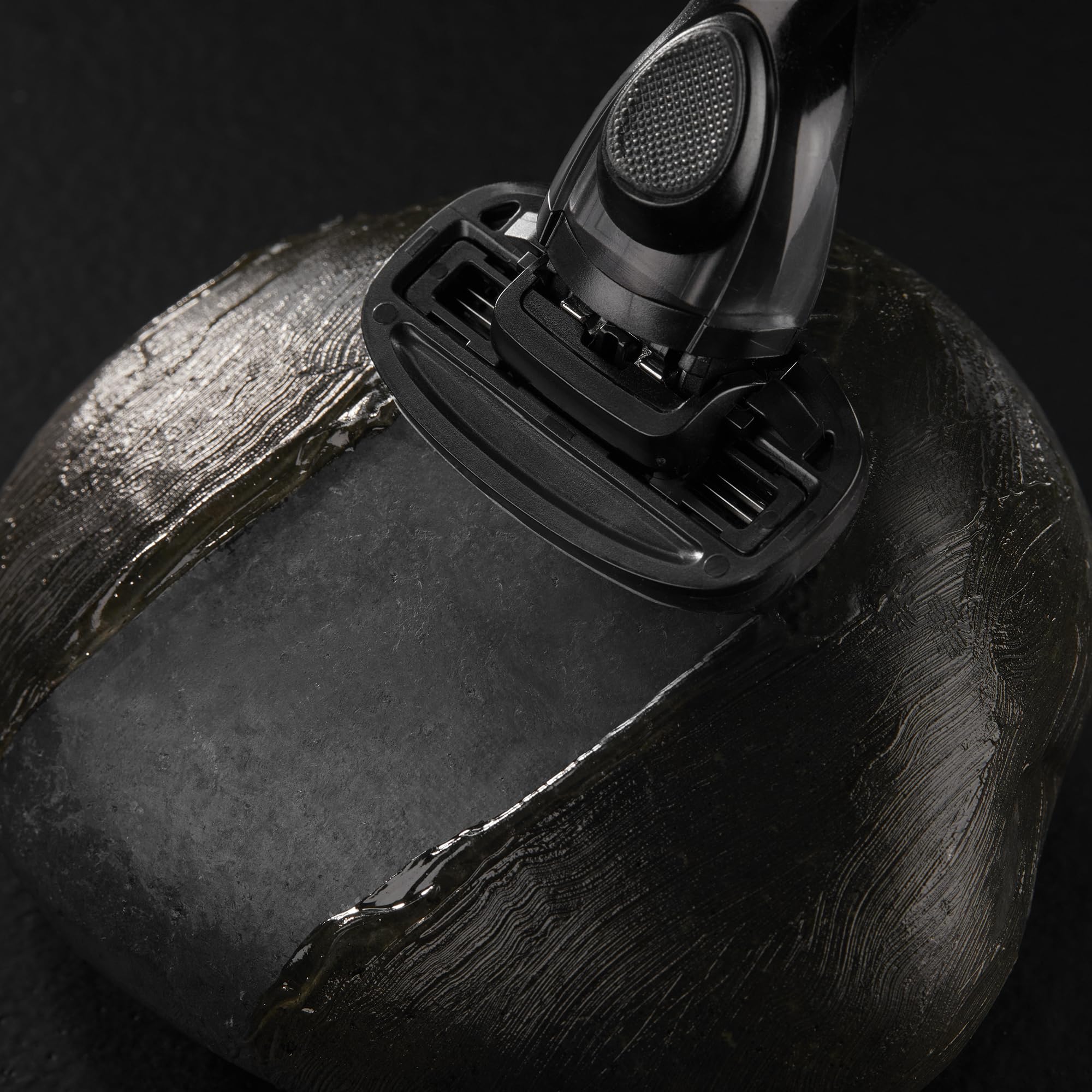 MANSCAPED Crop Shaver wide lubricating strip for smooth glide.
