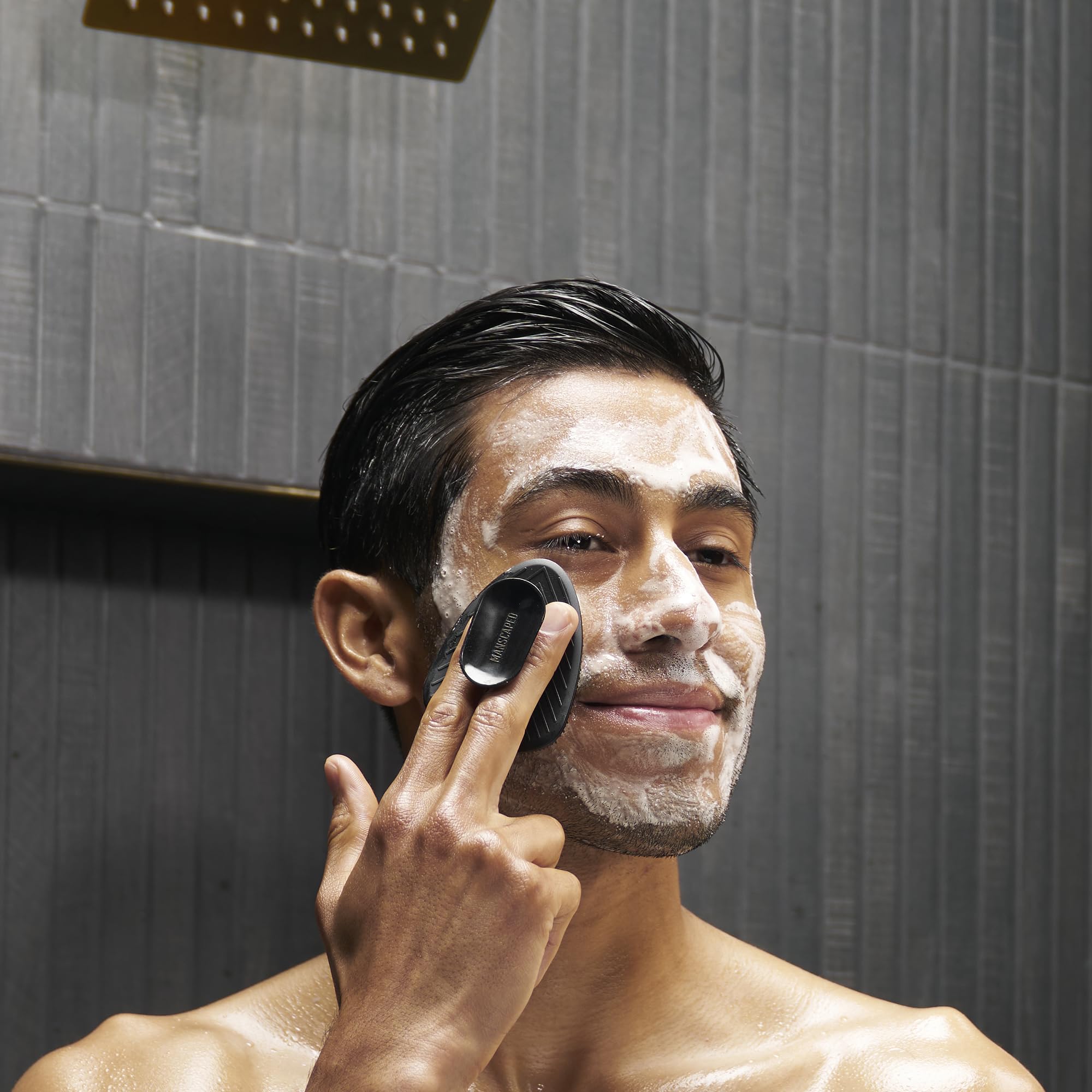 MANSCAPED The Face Buffer dries quickly for hygienic use.