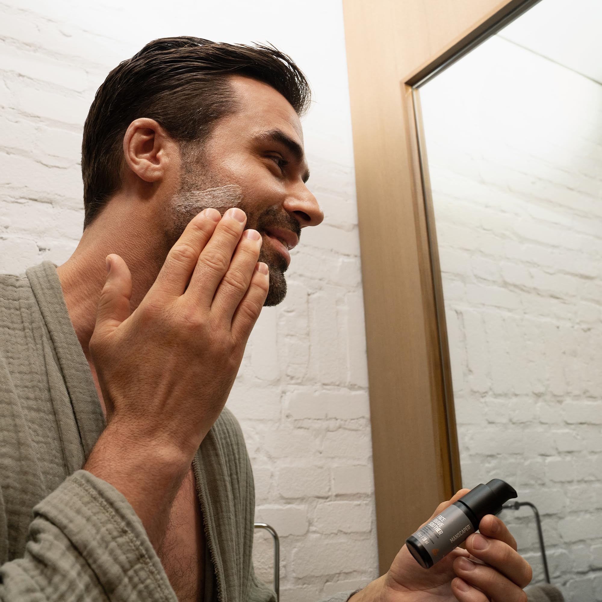 MANSCAPED Face Shave Soother – envase vegano y compacto