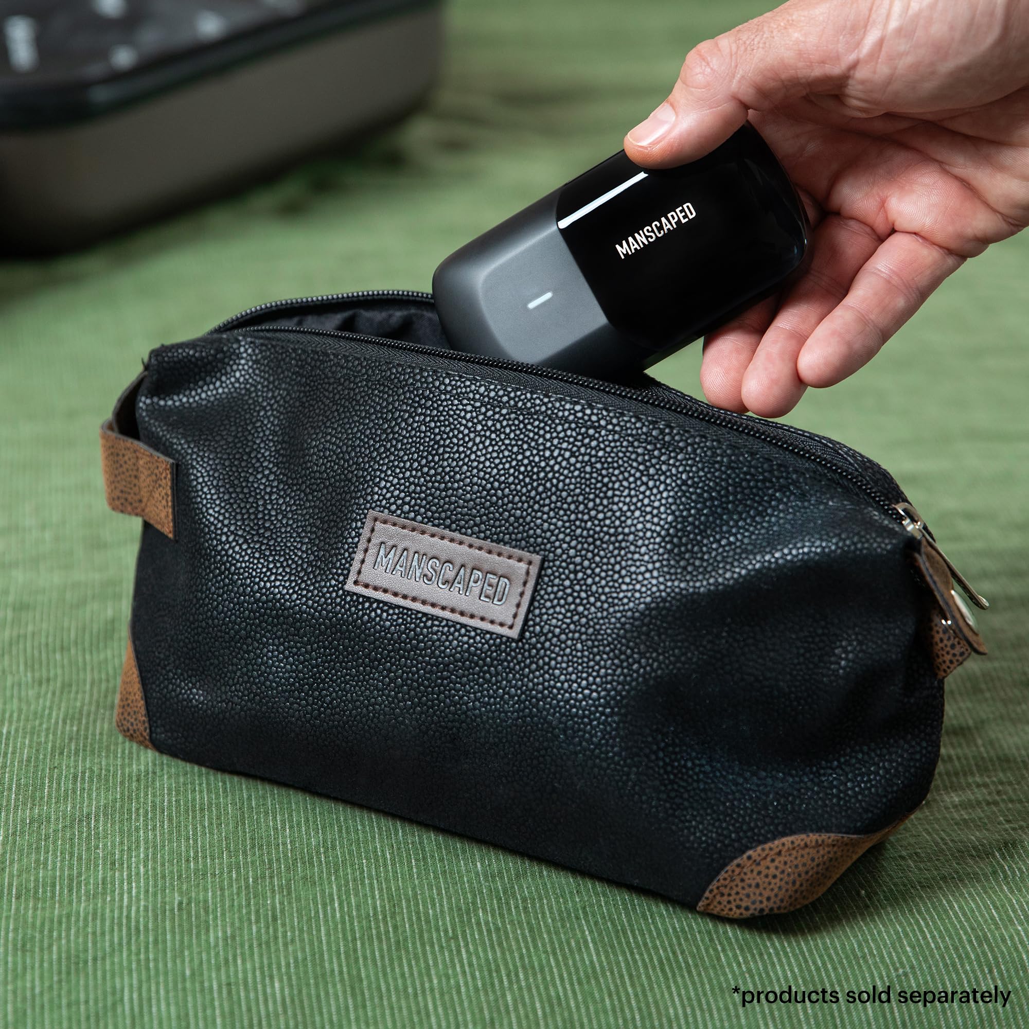 MANSCAPED The Shed grab-and-go handle simplifies packing and quick access.