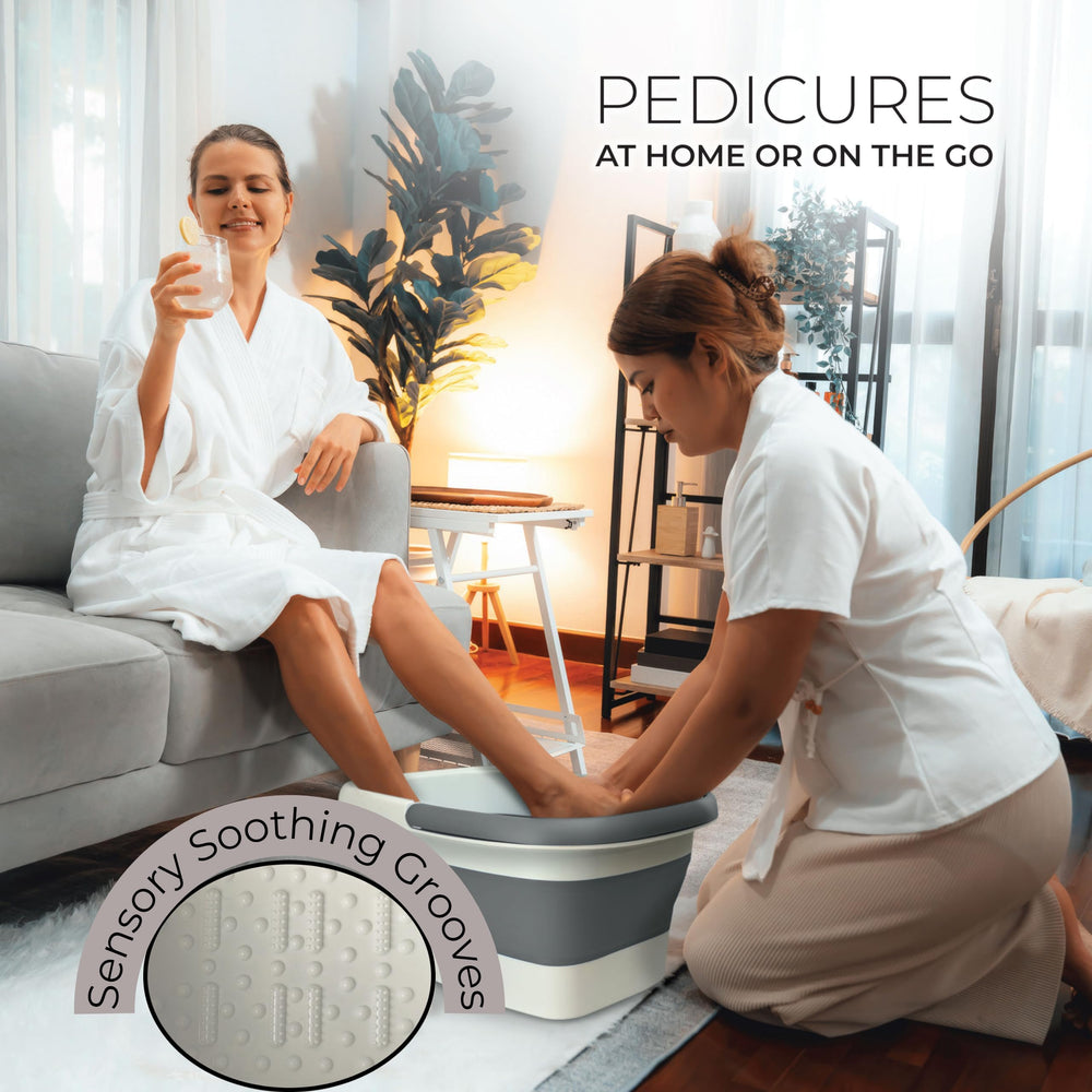 Mantello collapsible foot bath with 15L capacity for full immersion.