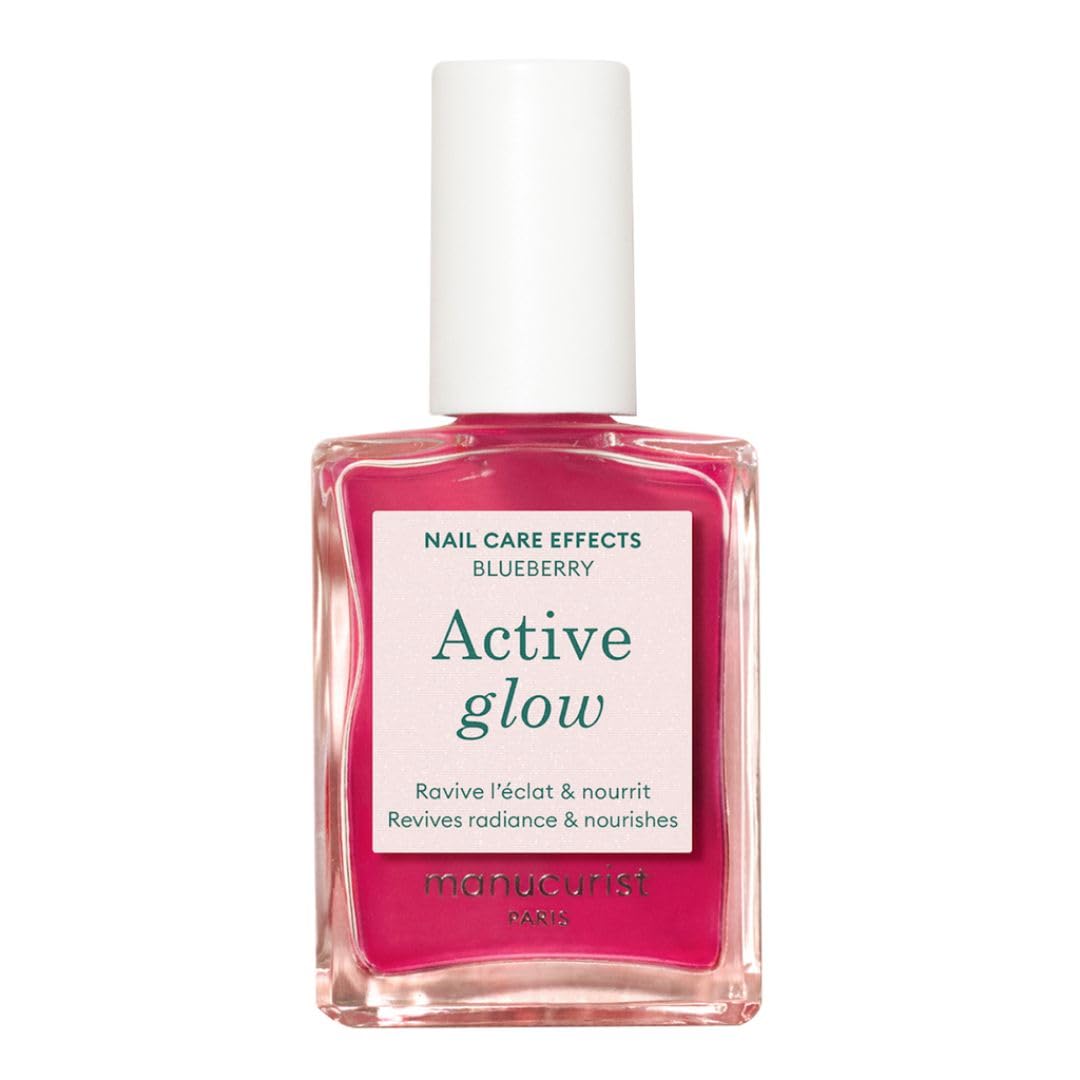 Manucurist Active Glow Blueberry brillo espejo rosa en uñas para un acabado sedoso.