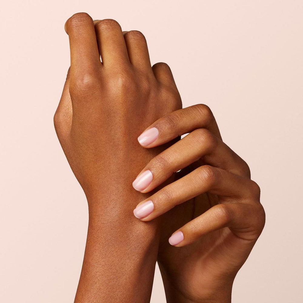 Manucurist Hortencia, acabado brillante sobre uñas