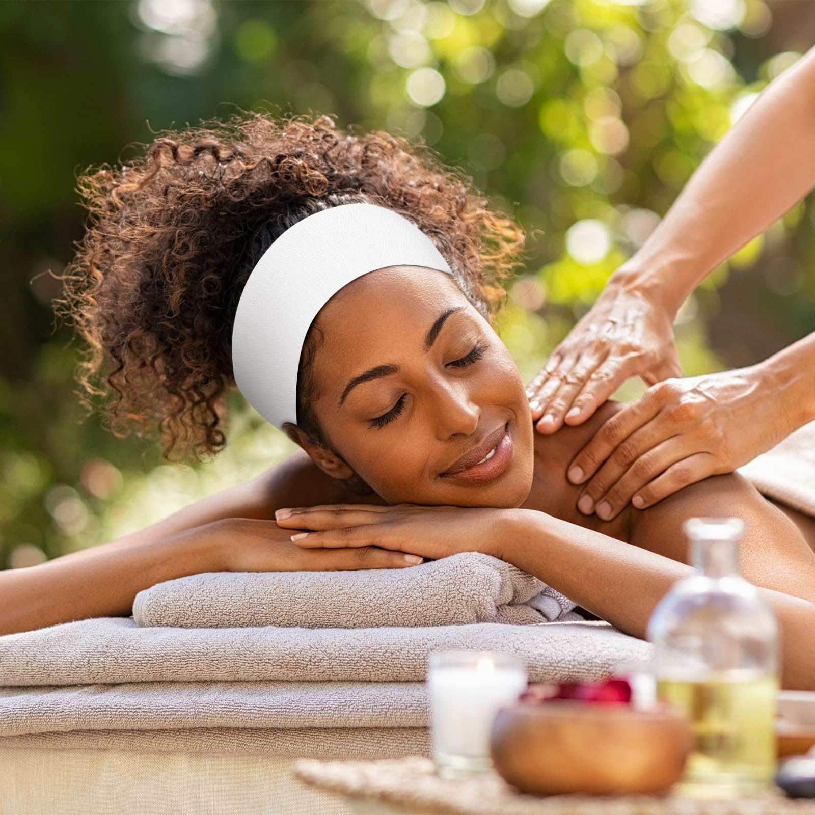 MaopaoBeauty protege el cabello durante limpieza facial y maquillaje.