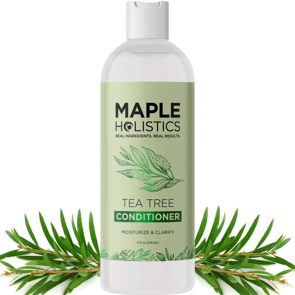 Maple Holistics Acondicionador árbol de té vertiendo en la botella para hidratación.