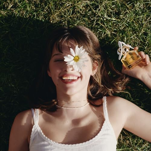 Marc Jacobs Daisy EDT near-berry opening suggests vibrant top notes