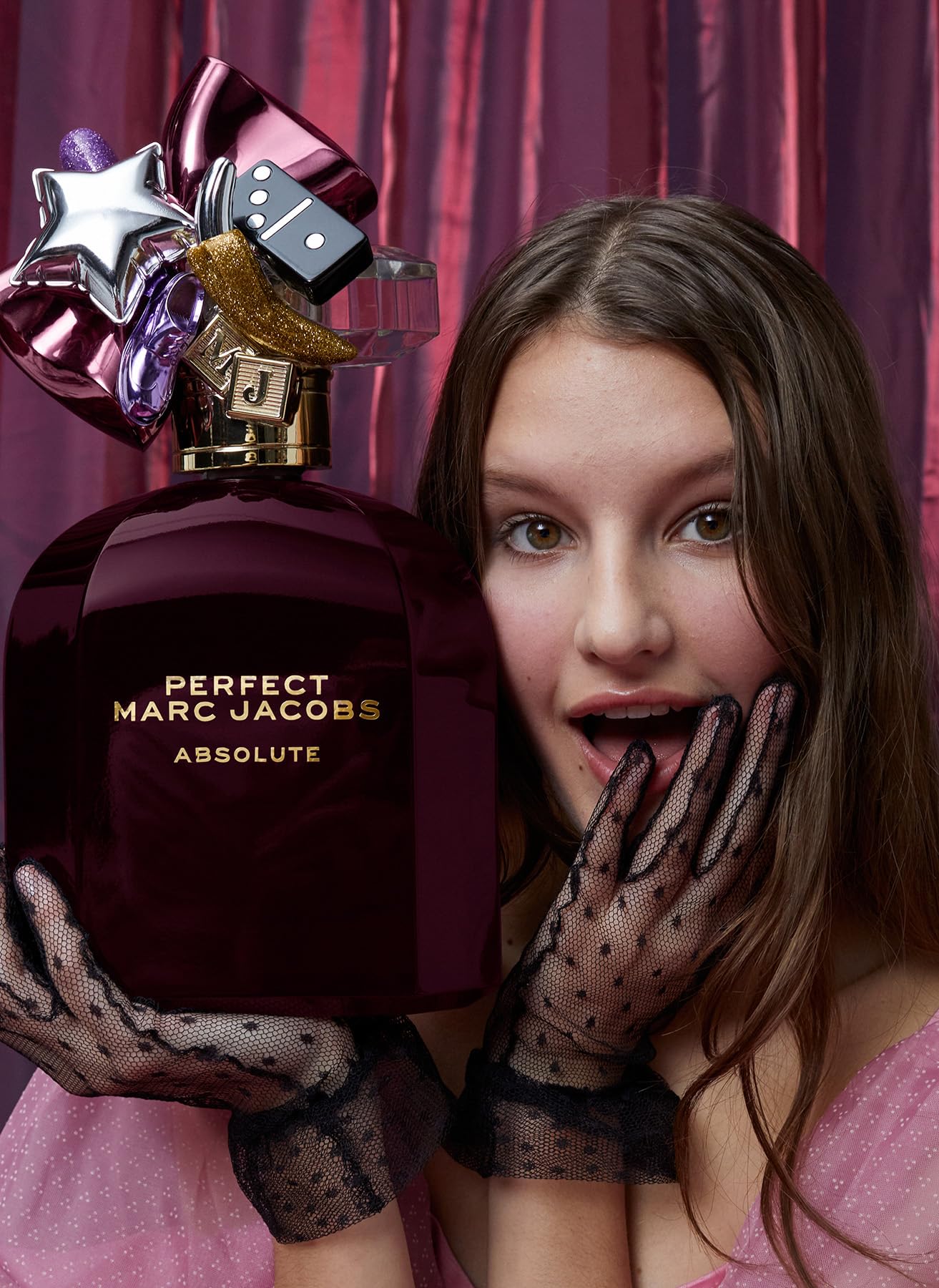 Marc Jacobs Perfect Absolute packaging box, stylish gift-ready presentation.