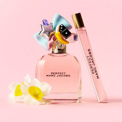 Marc Jacobs Perfect packaging box showcases chic branding and gift-ready presentation.