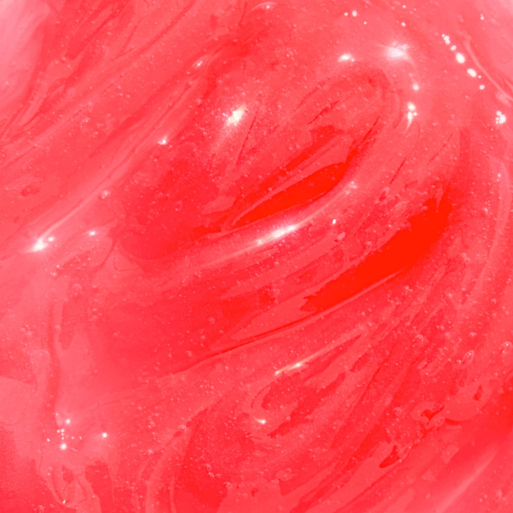 Mario Badescu sugiere aplicación nocturna para labios más suaves al despertar.