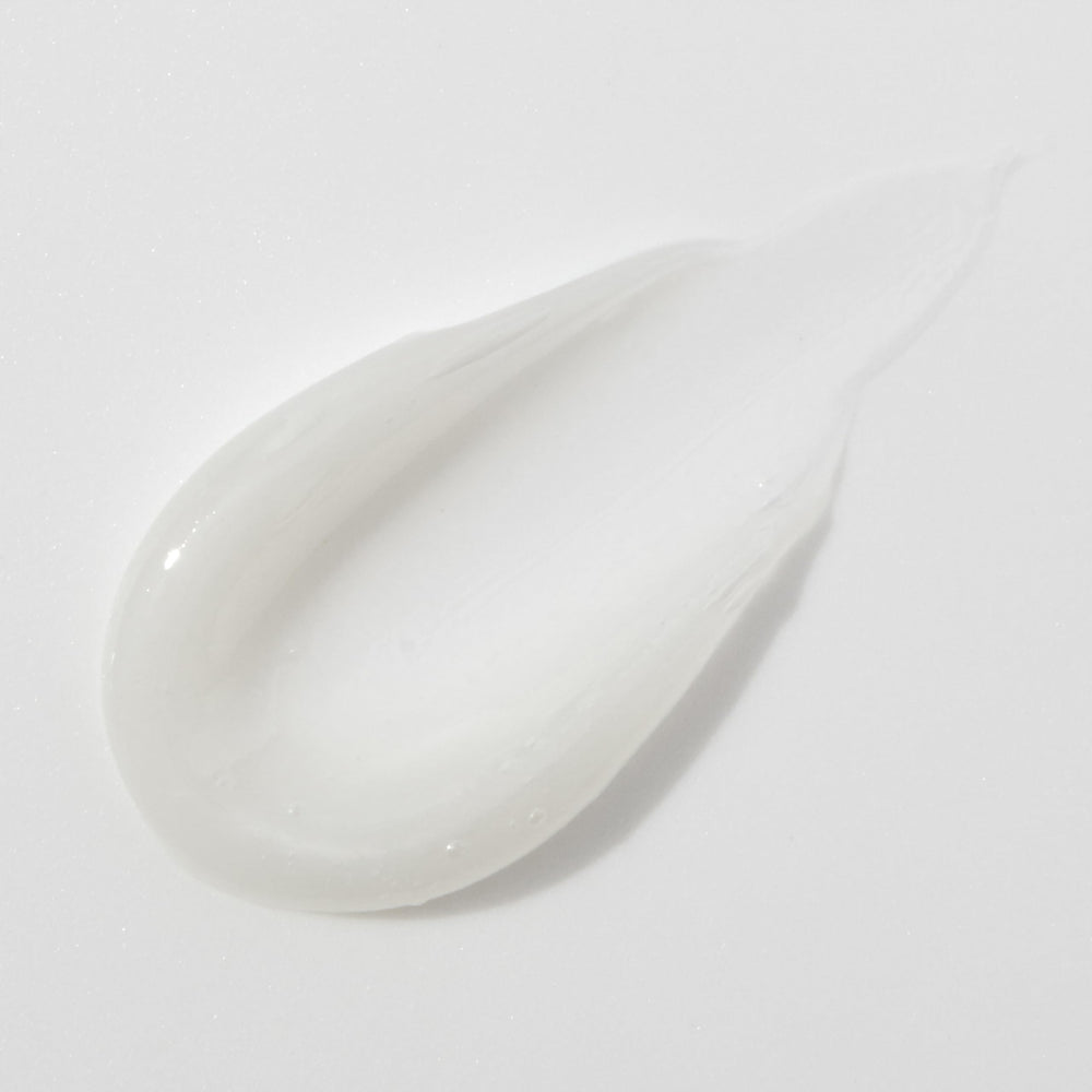 Aplicación diurna para labios suaves con Mario Badescu rosa.