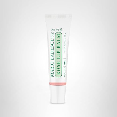 Envase portátil para llevar y rehidratar labios con Mario Badescu rosa.