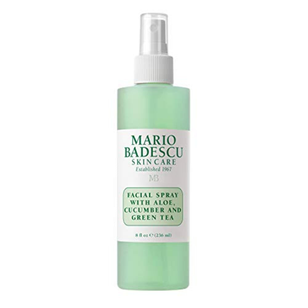 Mario Badescu bruma facial frontal de la botella con aloe y pepino para hidratación suave.
