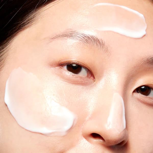 Mario Badescu crema nocturna de proteínas con péptidos y antioxidantes.